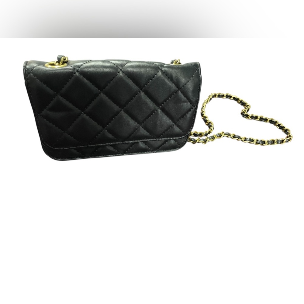Chic Black Quilted Crossbody Bag with Chain Strap